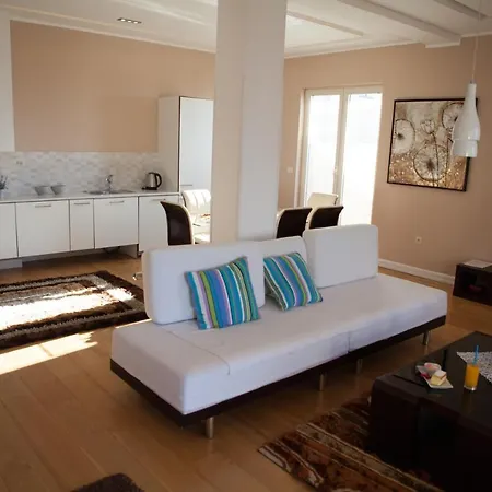 Luxury Μπούντβα