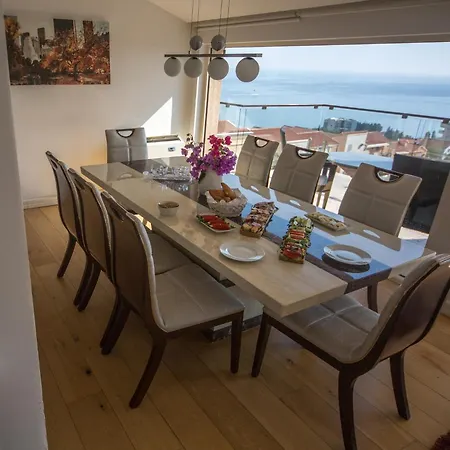 Luxury Μπούντβα